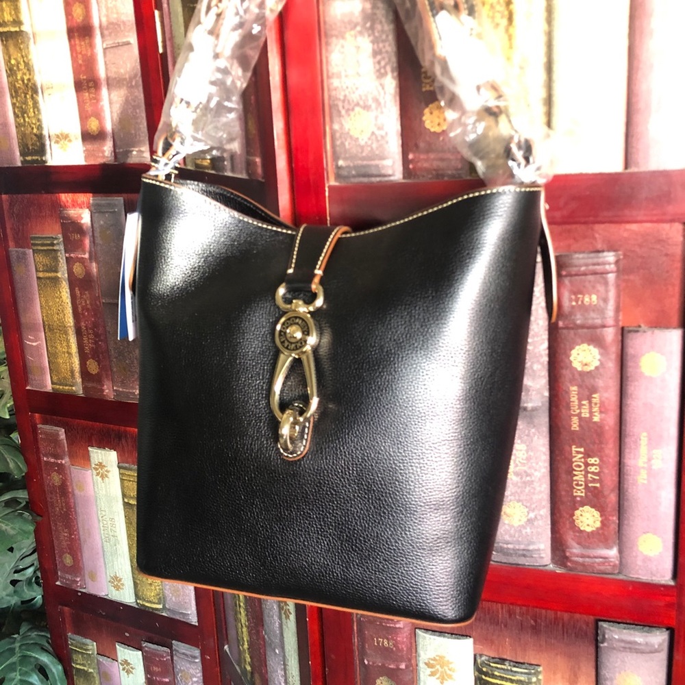 Dooney & Bourke Purse